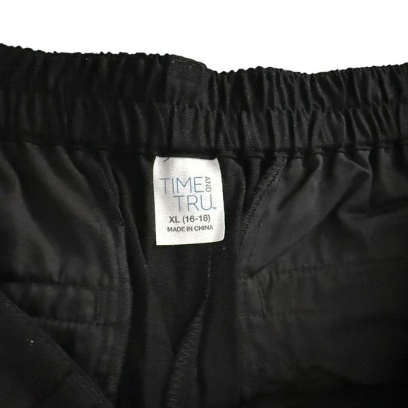 NWT Time and Tru Shorts Women XL Black Elastic Waist Pleated Chino Shorts - Picture 8 of 12